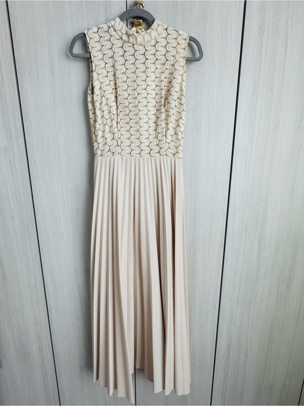 Vintage Bayberry Sleeveless Cream Pleated Maxi Dress with Jacket/belt